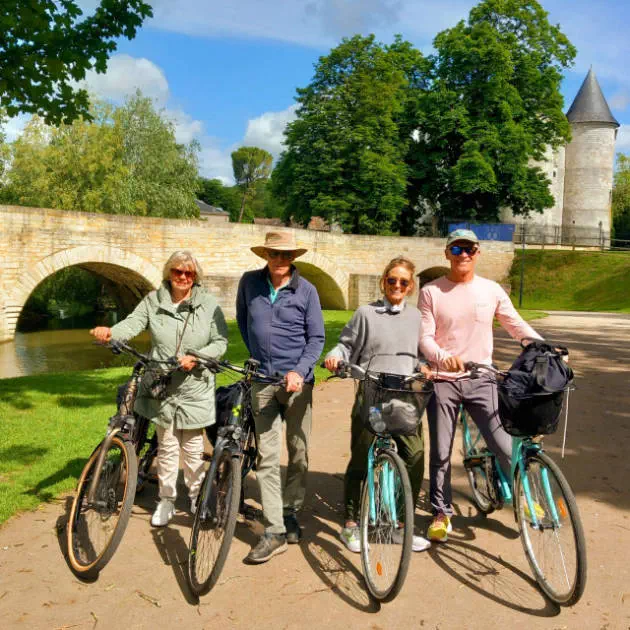 Happy people biking from Vernon to Giverny 3 Happy people biking from Vernon to Giverny 3