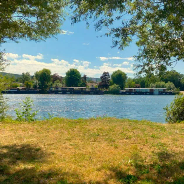 The house boats in Vernon The house boats in Vernon